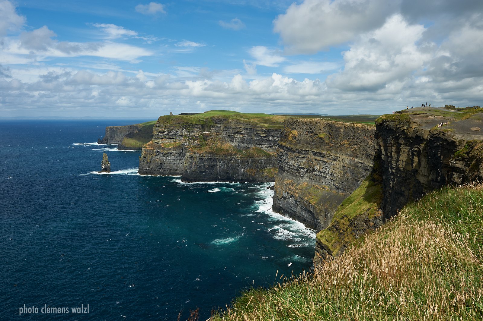 Die Cliffs of Moher in Irland – Steilküste über dem Atlantik – © lassunsreisen.com / Clemens Walzl